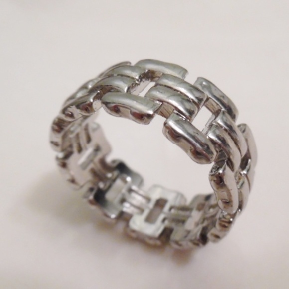 Fashion Jewelry Other - BUCKLE LINK WEDDING BAND WGF  SZ 11